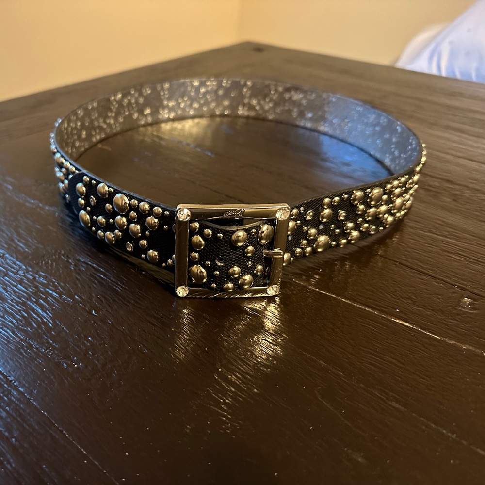 Guess-Black leather belt with silver stud and stone detail on glitter leather
